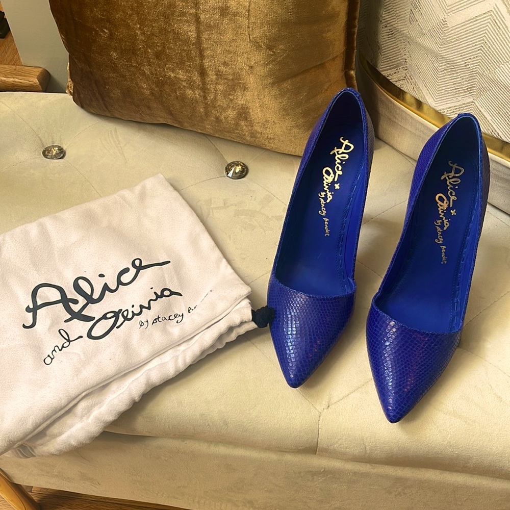 Alice and Olivia royal blue pumps. Sz 39 1/2
